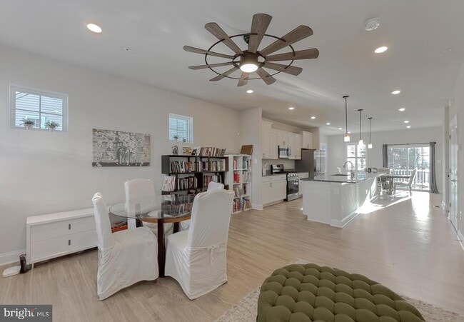 Photo - 23856 Myrtle Glen Way