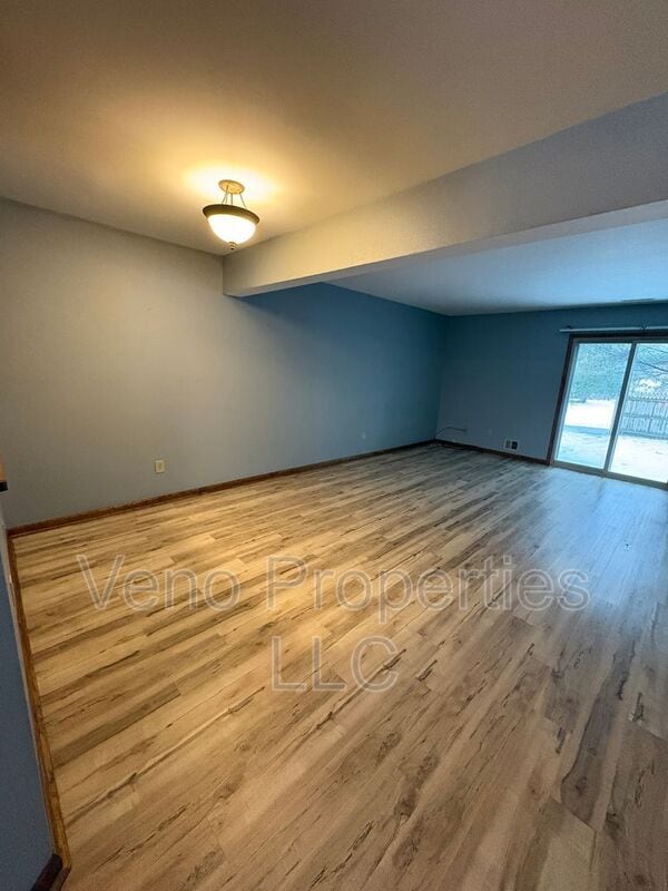 Photo - 8 Redcoat Ct