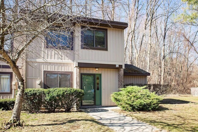 Photo - 82 Crestwood Ter