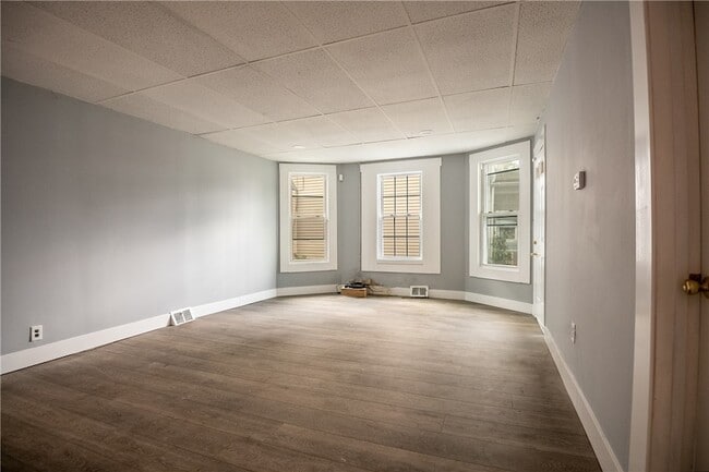 Building Photo - 780 S Irvine Ave Unit 101