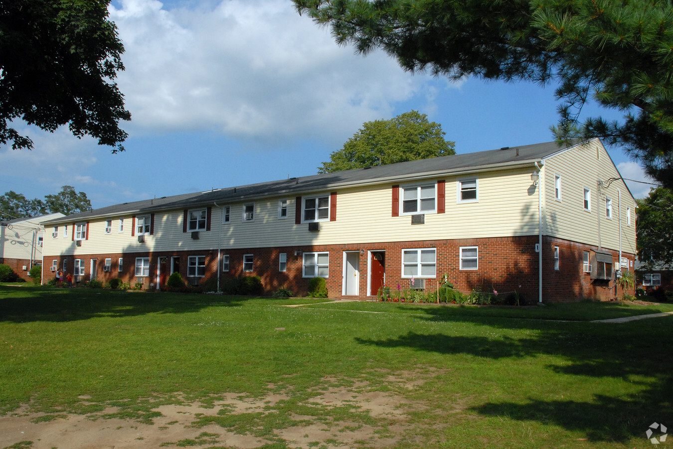 Tall Tree Apartments - Tall Tree Apartments