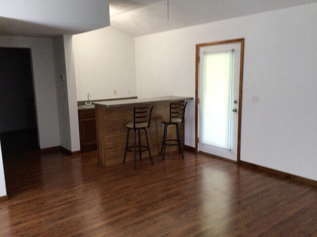 Photo - 215 Circle Dr Unit 215 Circcle