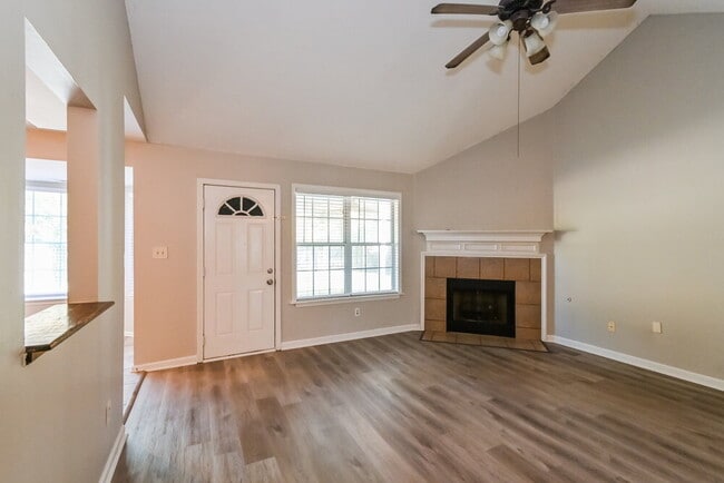 Photo - 7605 Caitlynn Cir S