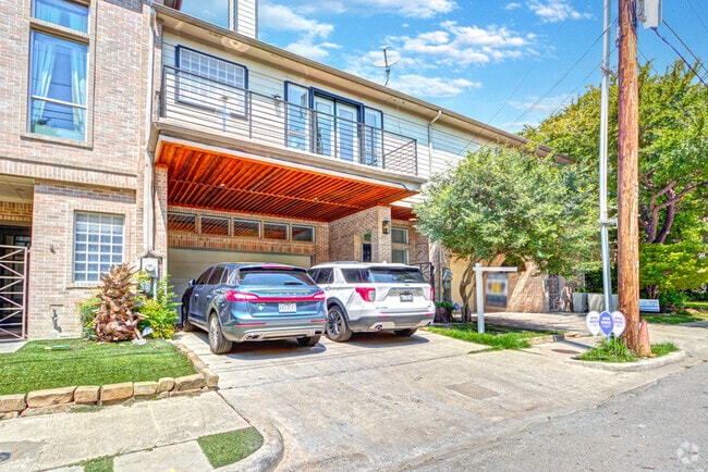 Building Photo - 3307 Throckmorton St Rental