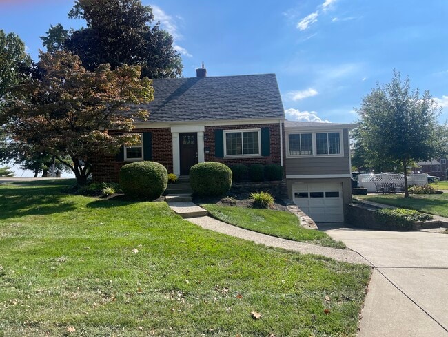 Charming Cape Cod - 2641 Vanderen Dr