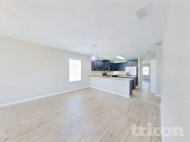 Photo - 1617 Tamarind Rd