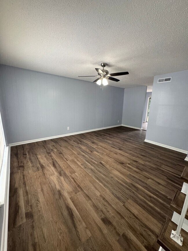 Photo - 713 Woodvale Ave Unit A