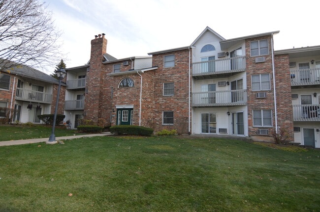 Building Photo - 4402 W Shamrock Ln Unit 1D Rental