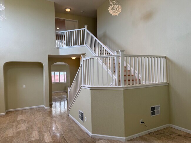 Photo - Gorgeous 5 Bedroom, 3 Bathroom Home With a Pool in perfect Tracy Location