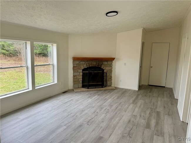 Photo - 4943 Forest Ave