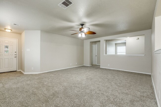 Photo - Charming 3/2/2 single-story home in highly desirable Westover Crossing