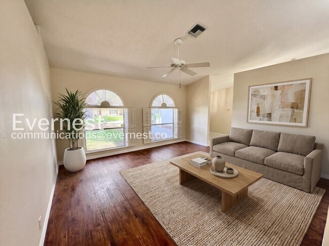 Photo - 5609 Rosewall Cir