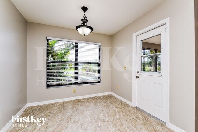 Photo - 11 NE 12th Ct