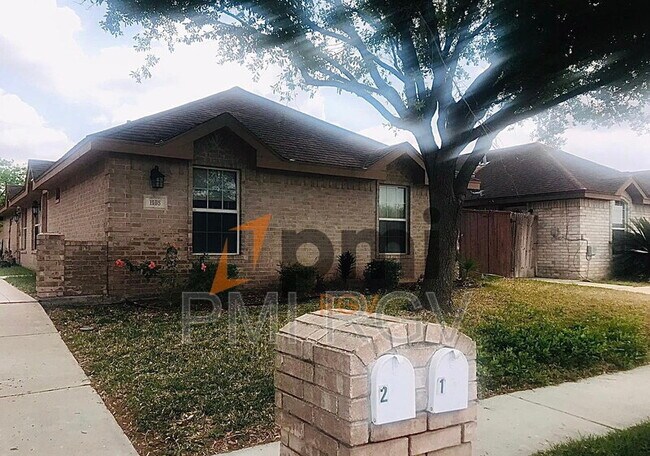 1105 S Palm Dr Unit 4
