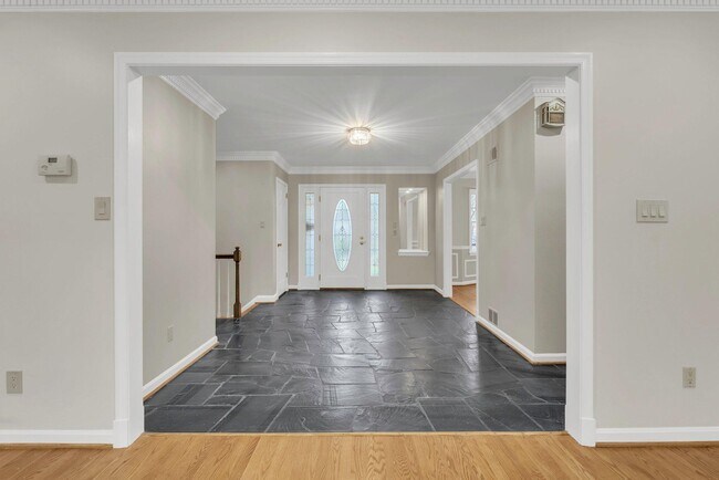 Photo - 8616 Chateau Dr