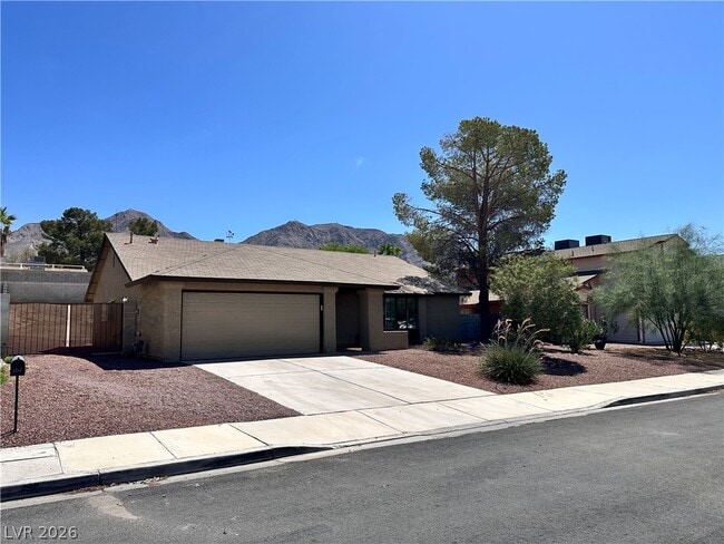 1700 Rolling Hills Dr