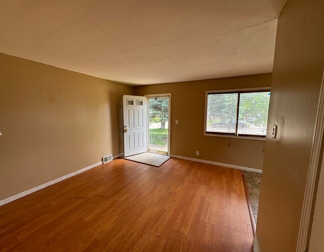 Photo - 2264 Stieber St