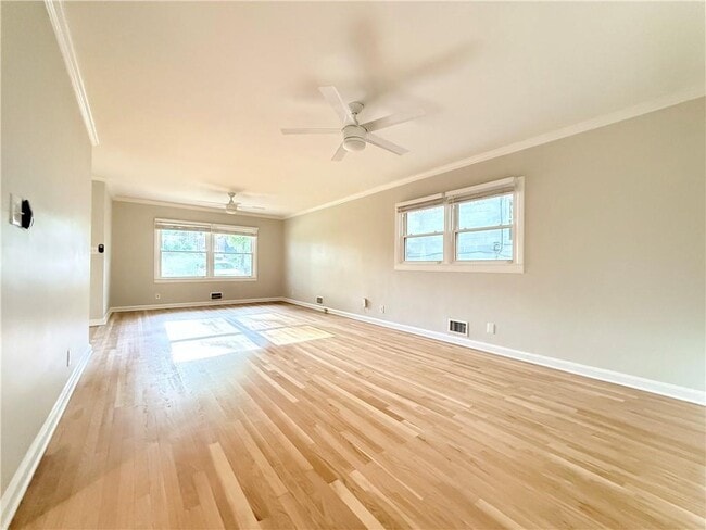 Photo - 1980 Kilburn Dr NE