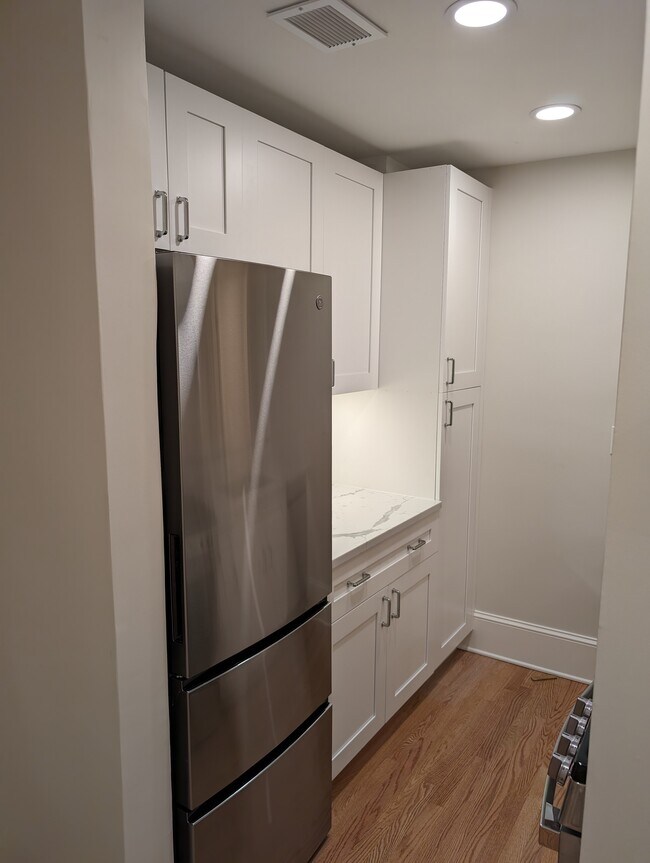 Kitchen - 1851 Columbia Rd NW Unit 102