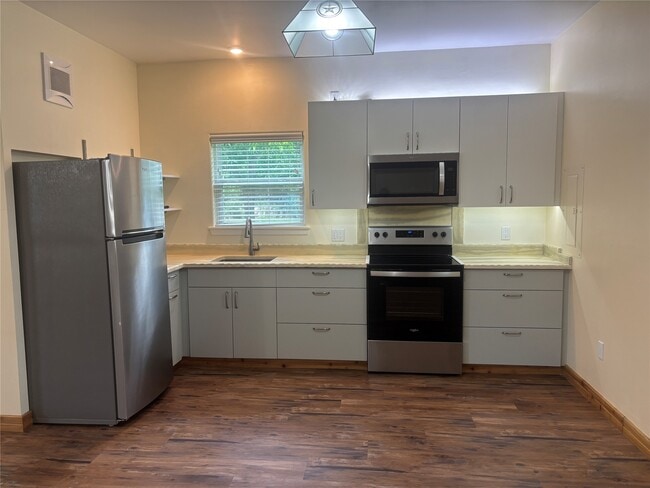 Photo - 3118 Timber Ln