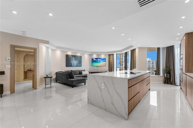 Photo - 20191 E Country Club Dr Unit 1603