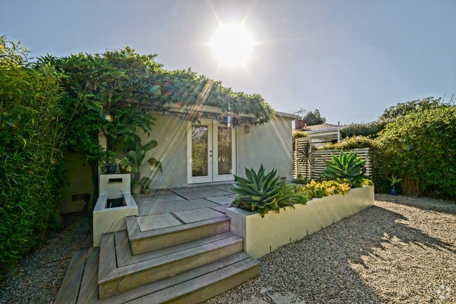 Building Photo - 3555 Beethoven St Unit 3555 Rental