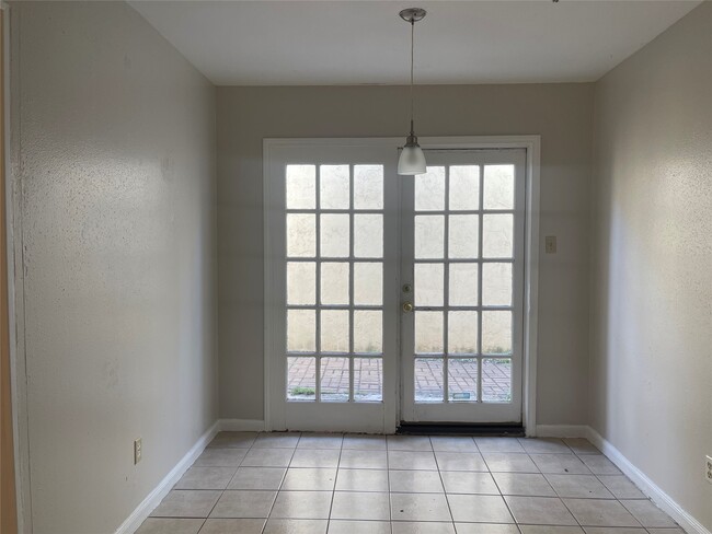 Photo - 7715 Rolling Ridge Dr