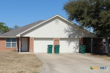 Building Photo - 1605 Yuma Trail Rental