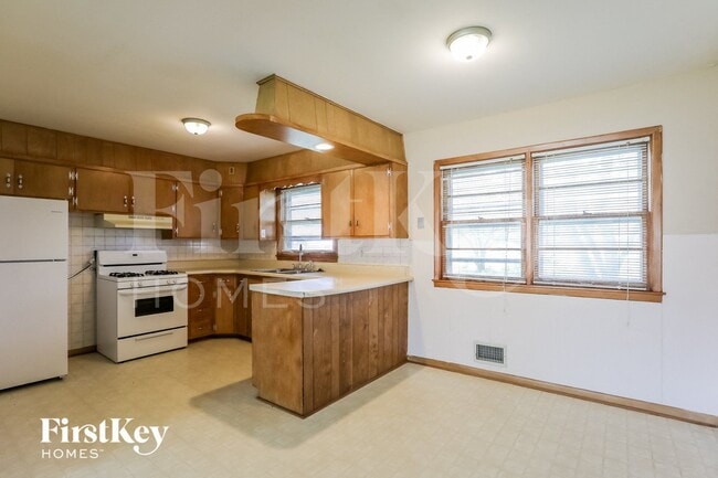 Photo - 9303 E 81st Terrace