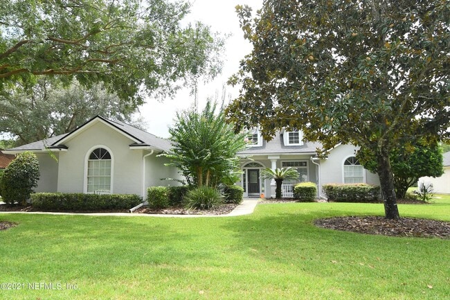 Building Photo - 925 Lotus Ln S