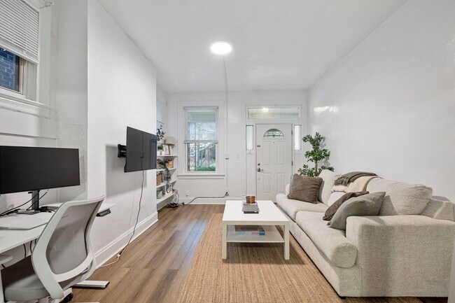 Photo - 2230 Tilbury Ave Unidad Floor 1