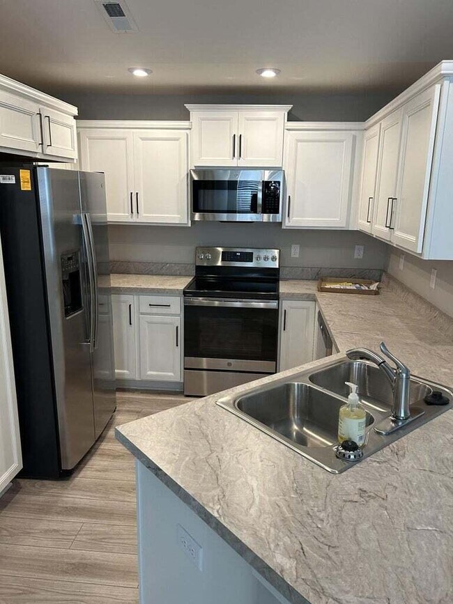 2289 Piazza RDG Condo Condo for Rent in Covington, KY