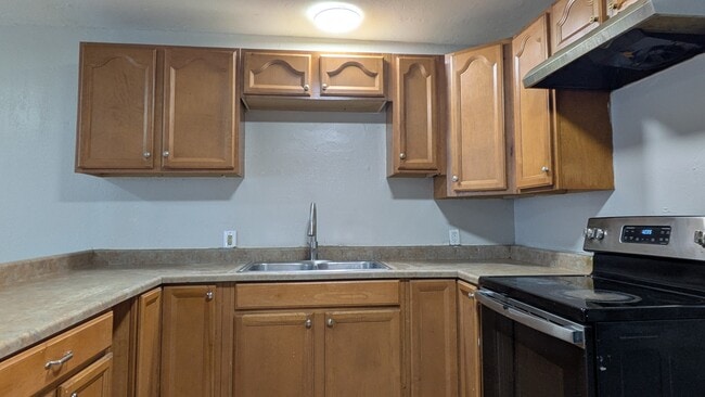 Photo - 956 S 1100 W