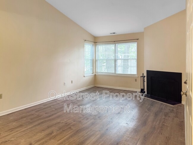 Photo - 621 E Lake Front Cir