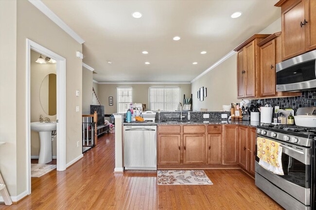 Photo - 3-Level Townhome in Woodstream!