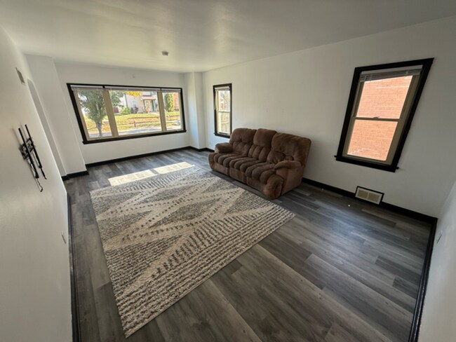 Photo - Caleb Hyatt - Tenant Placement Unit 3537