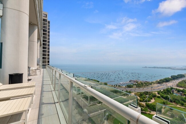 Photo - 340 E Randolph St