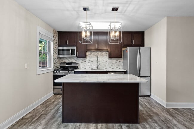 Photo - Courtyard Townhouse Apartments