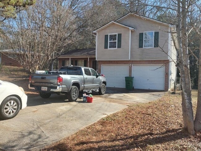 Building Photo - 4957 N Redan Cir