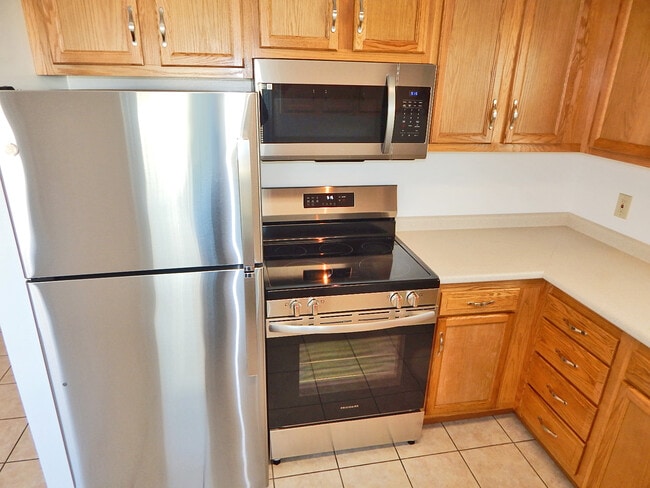 Kitchen - 95 Pine St