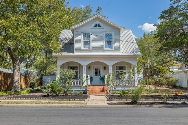 Building Photo - 206 N Rusk St