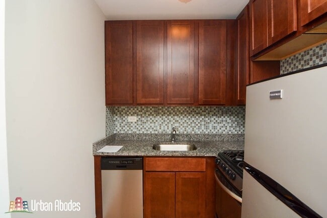 Photo - 555 W Arlington Pl Unit A04C