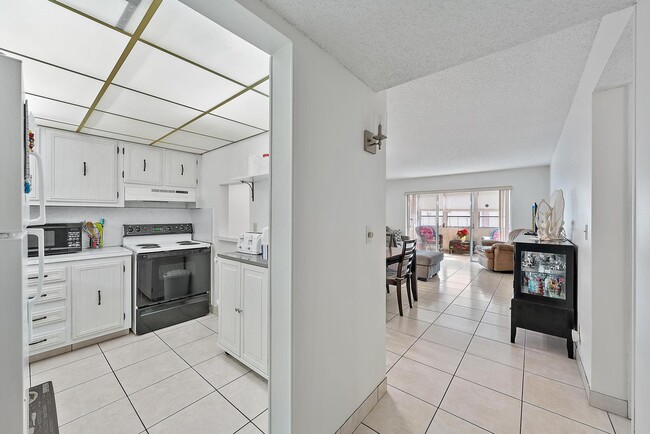 Photo - 715 Lori Dr Unidad 311 Rental