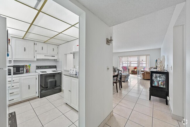 Building Photo - 715 Lori Dr Unit 311 Rental
