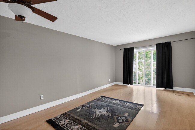 Photo - 726 Zorn Ave