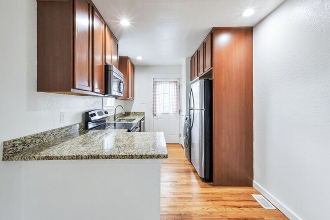 Photo - 665 Osceola St