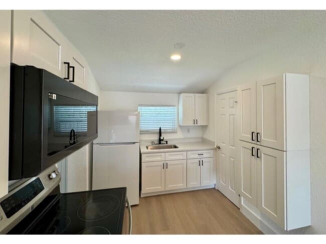 Photo - Stunning 2 Bedroom, 1 Bathroom Completely ...