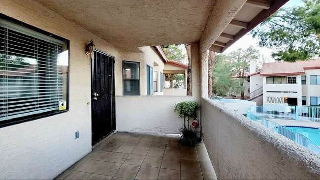 Building Photo - 825 Rock Springs Dr Unit #202 Rental