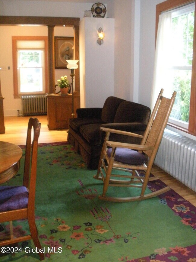 Photo - 258 Caroline St