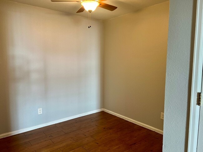 Photo - 2 Bedroom 2 Bathroom Aurora Condo! Unidad 210A